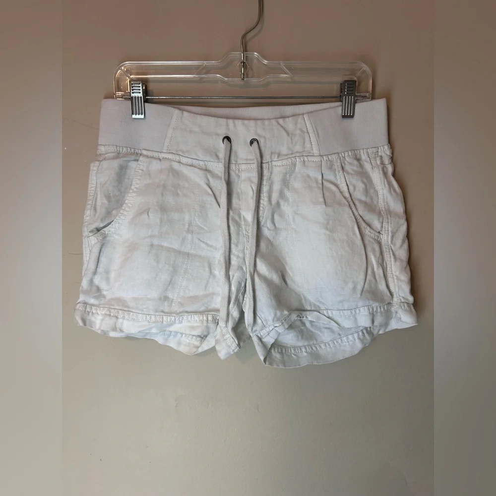 Athleta 100% Linen Shorts Size 6 White Outdoor Preppy